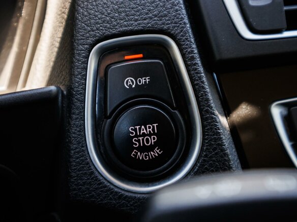 2015 BMW 1 серии 118i II (F20/F21) Рестайлинг, белый - вид 17