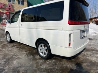 2003 Nissan Elgrand II (E51), белый, 700000 рублей, вид 3