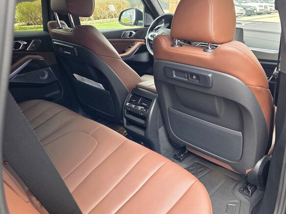 2022 BMW X5 40i IV (G05/G18), чёрный, 10810000 рублей - вид 26