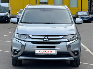 2016 Mitsubishi Outlander III Рестайлинг 2, серебристый, 1380000 рублей, вид 2