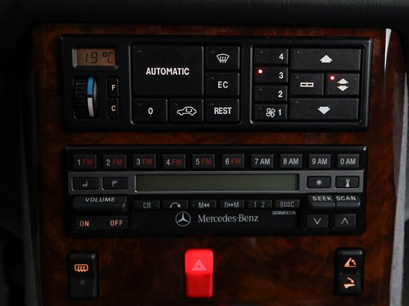 1990 Mercedes-Benz SL-Класс 300 IV (R129), серый, 4199055 рублей - вид 15