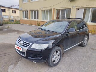 2007 Volkswagen Touareg I Рестайлинг, чёрный, 1450000 рублей, вид 1