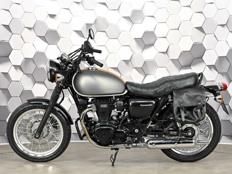 2021 Kawasaki W 800, серый, 769000 рублей, вид 4