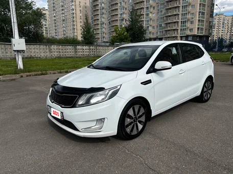 2013 Kia Rio 4-speed III, белый, 780000 рублей, вид 1