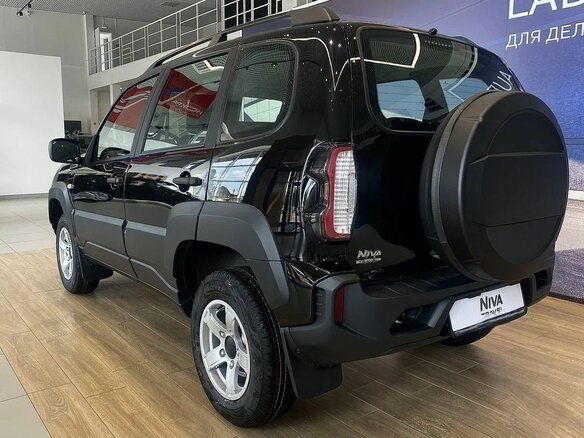 2026 Lada (ВАЗ) Niva Travel I Рестайлинг, чёрный, 1603000 рублей - вид 1