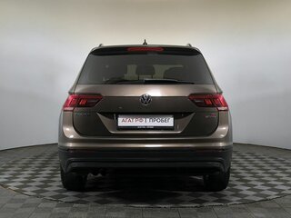 2017 Volkswagen Tiguan II, серый, 1720000 рублей, вид 5
