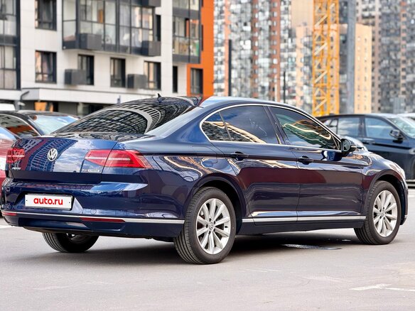 2015 Volkswagen Passat B8, синий - вид 9