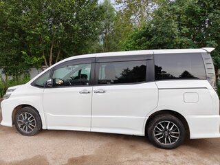 2015 Toyota Voxy III (R80), белый, 1600000 рублей, вид 5