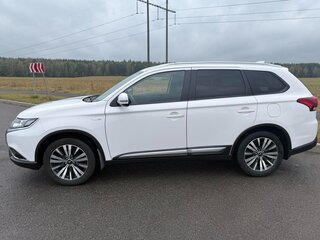 2021 Mitsubishi Outlander III Рестайлинг 3, белый, 2547144 рублей, вид 4