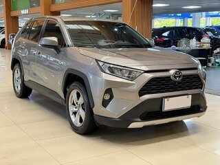 2022 Toyota RAV4 V (XA50), серый, 3577000 рублей, вид 2