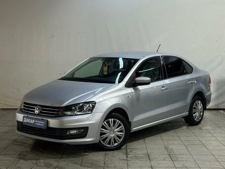 2016 Volkswagen Polo V Рестайлинг, серебристый, 680000 рублей, вид 1