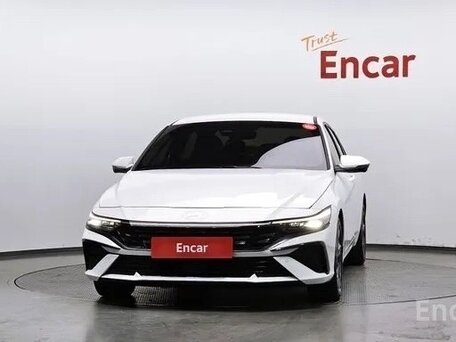 2023 Hyundai Avante VII Рестайлинг, белый, 1800000 рублей, вид 4