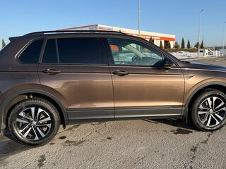 2020 Volkswagen Tiguan II, коричневый, 2600000 рублей, вид 5
