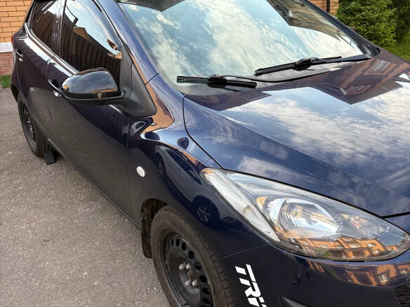 2013 Mazda 2 II Рестайлинг (DE2), синий, 650000 рублей
