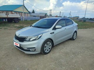 2015 Kia Rio III Рестайлинг, серебристый, 850000 рублей, вид 1