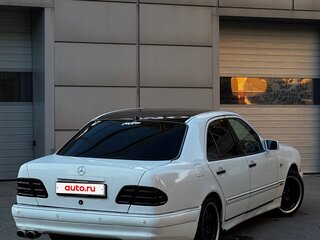 1997 Mercedes-Benz E-Класс 320 II (W210, S210), белый, 499999 рублей, вид 1