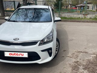 2018 Kia Rio IV, белый, 850000 рублей, вид 3
