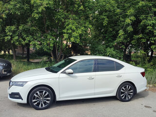 2021 Skoda Octavia IV (A8), белый, 2500000 рублей, вид 2