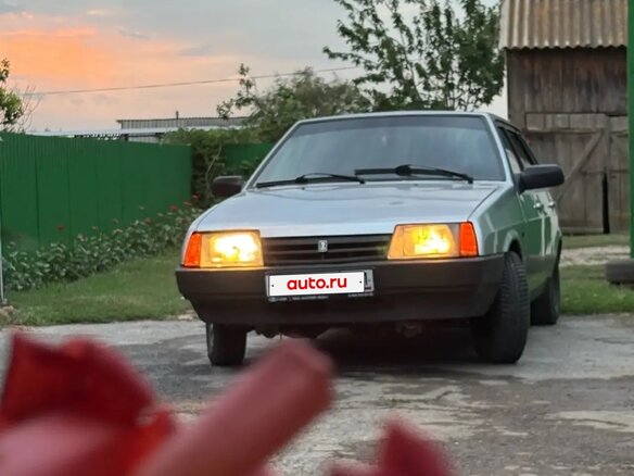 2001 Lada (ВАЗ) 2109, серебристый, 180000 рублей - вид 1