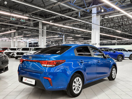 2018 Kia Rio IV, синий, 1319000 рублей, вид 3