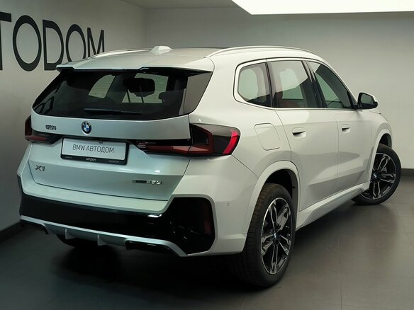 2025 BMW X1 Long 25Li sDrive III (U11/U12), белый, 5360000 рублей - вид 3
