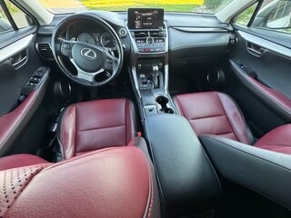 2017 Lexus NX 300 I Рестайлинг, белый, 2600000 рублей, вид 4