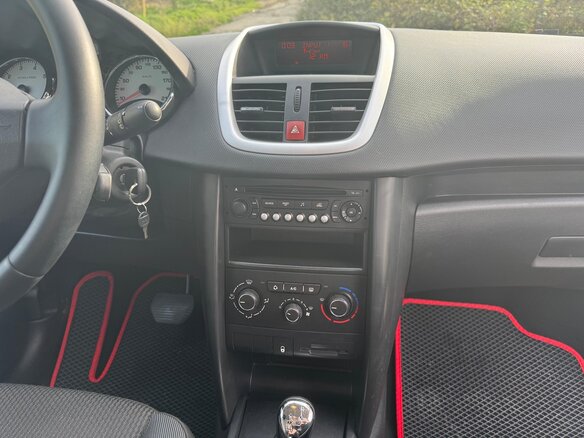 2009 Peugeot 207 I Рестайлинг, серебристый, 500000 рублей - вид 17