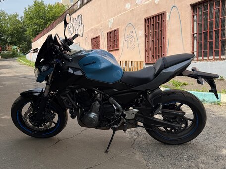 2018 Kawasaki Z 650, синий, 520000 рублей, вид 1