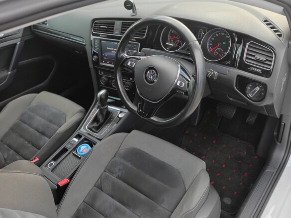 2014 Volkswagen Golf VII, белый, 1370000 рублей - вид 8