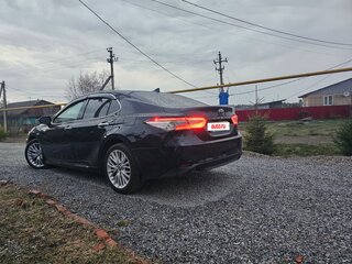 2018 Toyota Camry VIII (XV70), синий, 2750000 рублей, вид 4