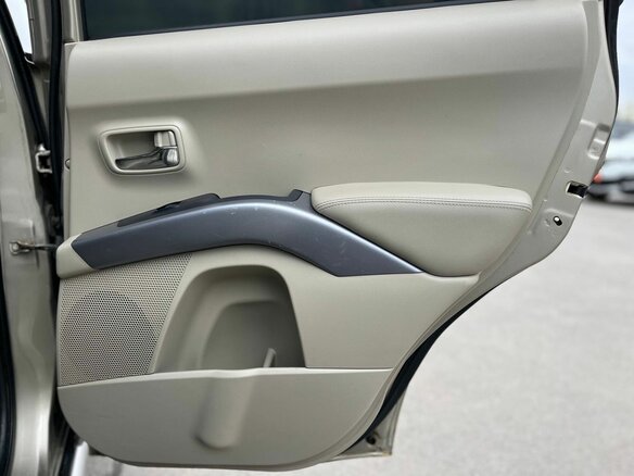 2008 Mitsubishi Outlander II, бежевый - вид 26