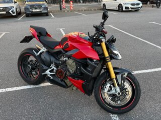 2021 Ducati Streetfighter V4, красный, 1800000 рублей, вид 1