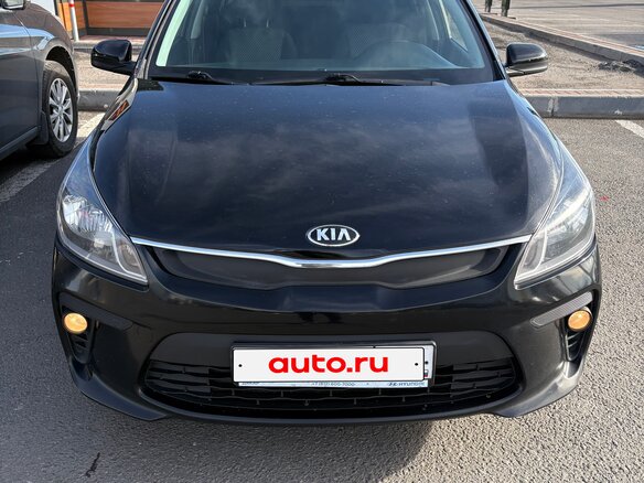 2019 Kia Rio IV, чёрный, 1150000 рублей - вид 1