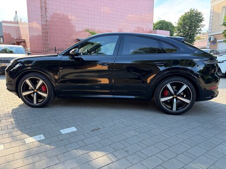 2024 Porsche Cayenne GTS Coupé III Рестайлинг, чёрный, 22000000 рублей, вид 4