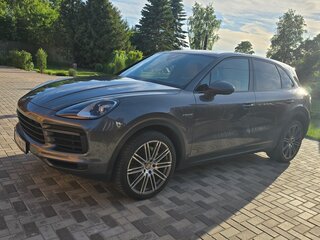 2019 Porsche Cayenne E-Hybrid III, серый, 6000000 рублей, вид 1