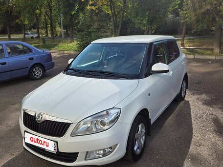 2011 Skoda Fabia II Рестайлинг, белый, 555000 рублей, вид 1