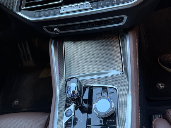 2020 BMW X6 40i III (G06), белый, 8000000 рублей - вид 13