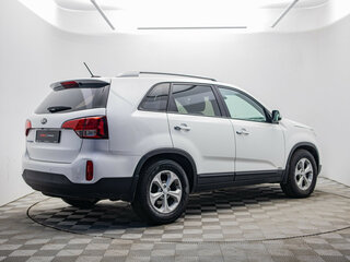 2017 Kia Sorento II Рестайлинг, белый, 2177000 рублей, вид 5