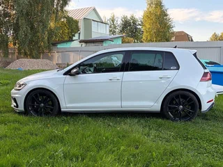 2019 Volkswagen Golf R VII Рестайлинг, белый, 2650000 рублей, вид 3