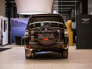 2013 Mitsubishi Pajero IV Рестайлинг 1, чёрный, 1775000 рублей, вид 5