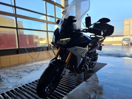 2018 Yamaha MT-09 Tracer (FJ-09), серебристый, 950000 рублей, вид 1
