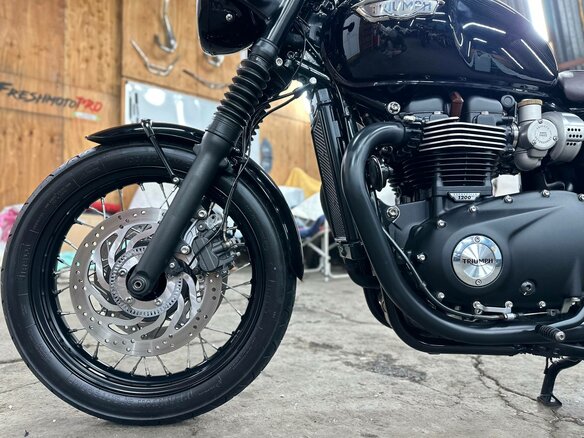 2020 Triumph Bonneville T120, чёрный, 1270000 рублей - вид 12