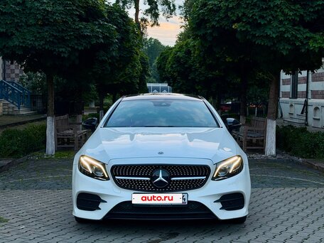 2017 Mercedes-Benz E-Класс 300 V (W213, S213, C238), белый, 3990000 рублей, вид 3