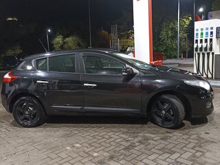 2012 Renault Megane III Рестайлинг, чёрный, 600000 рублей, вид 3