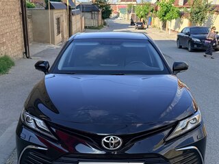 2021 Toyota Camry VIII (XV70) Рестайлинг, чёрный, 2150000 рублей, вид 2