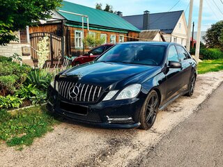 2010 Mercedes-Benz E-Класс 300 IV (W212, S212, C207), чёрный, 1500000 рублей, вид 3