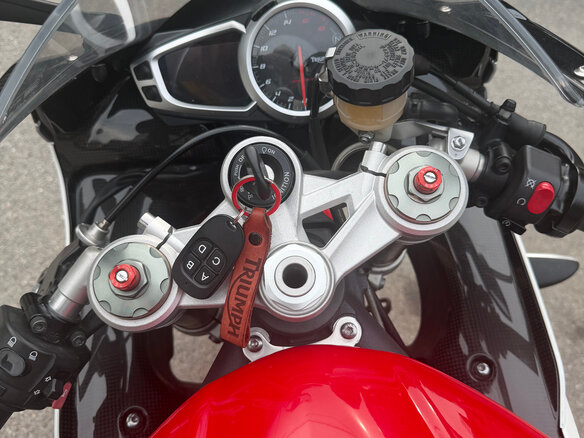 2014 Triumph Daytona 675, красный, 899000 рублей - вид 37