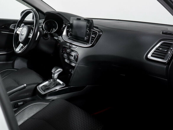 2021 Kia Ceed III, белый, 1669000 рублей - вид 8