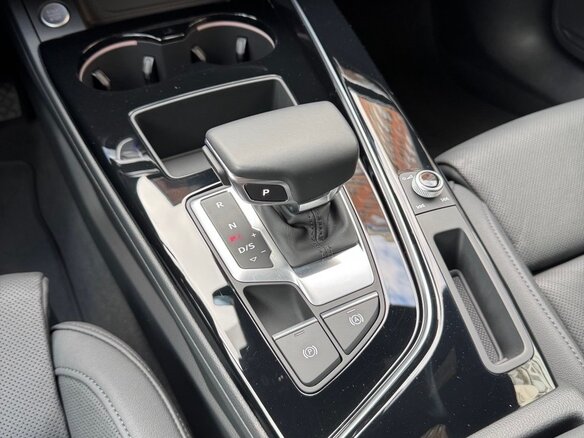 2021 Audi A4 40 TFSI V (B9) Рестайлинг, синий, 4200000 рублей - вид 16