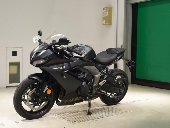 2024 Triumph Daytona 660, чёрный, 760000 рублей - вид 1